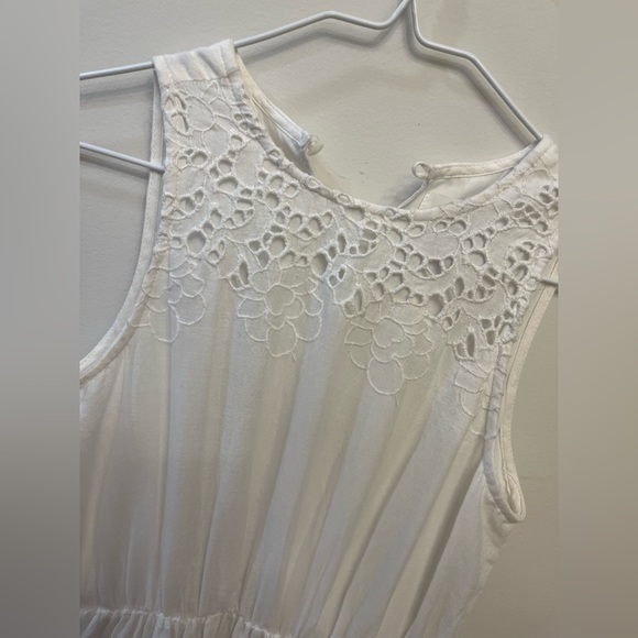 White eyelet dress with white under layer - Picture 2 of 8